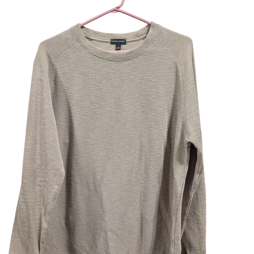 Banana Republic Mens Double Knit Crew Neck Shirt, Large, Tan
Excellent condition